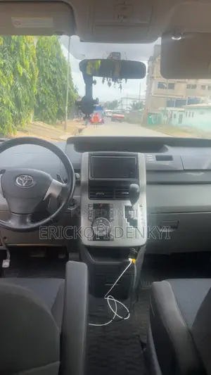 Toyota Voxy 2010 Black
