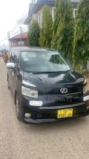 Toyota Voxy 2010 Black