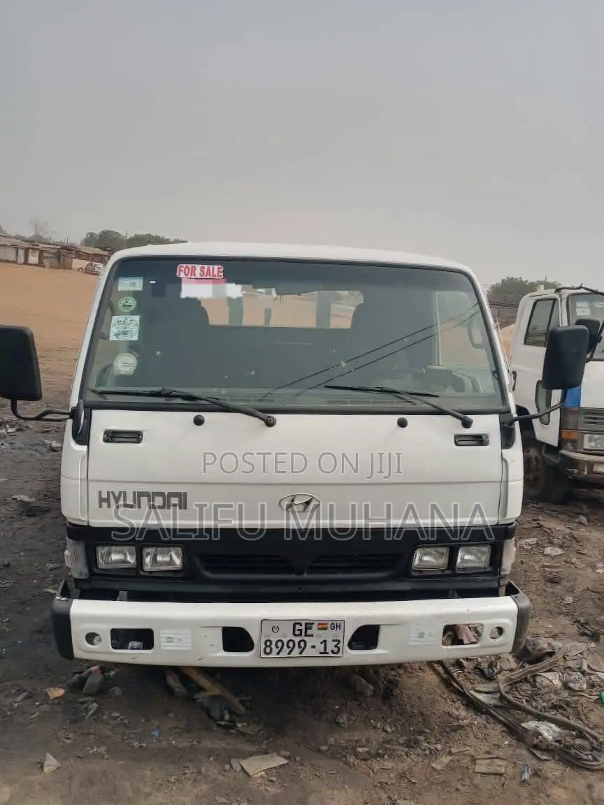 Hyundai Mighty 1
