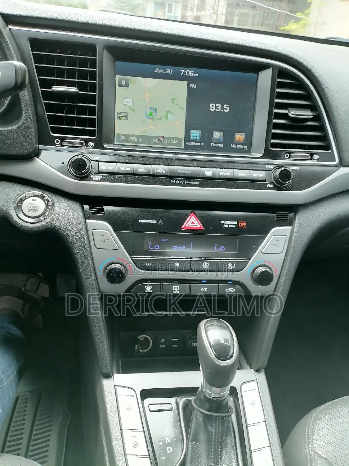 Hyundai Elantra Limited Sedan FWD (2.0L 4cyl 6A) 2017 Black