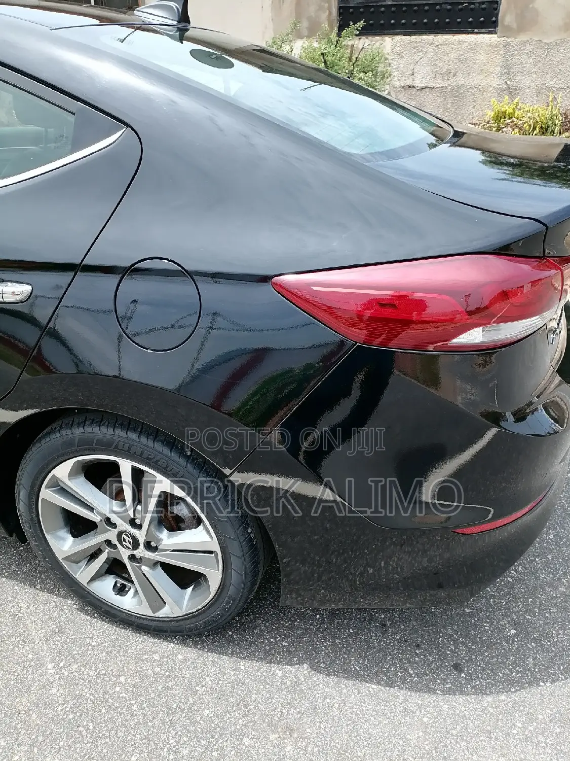 Hyundai Elantra Limited Sedan FWD (2.0L 4cyl 6A) 2017 Black