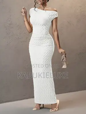 Elegant White Off-Shoulder Bodycon Maxi Dress