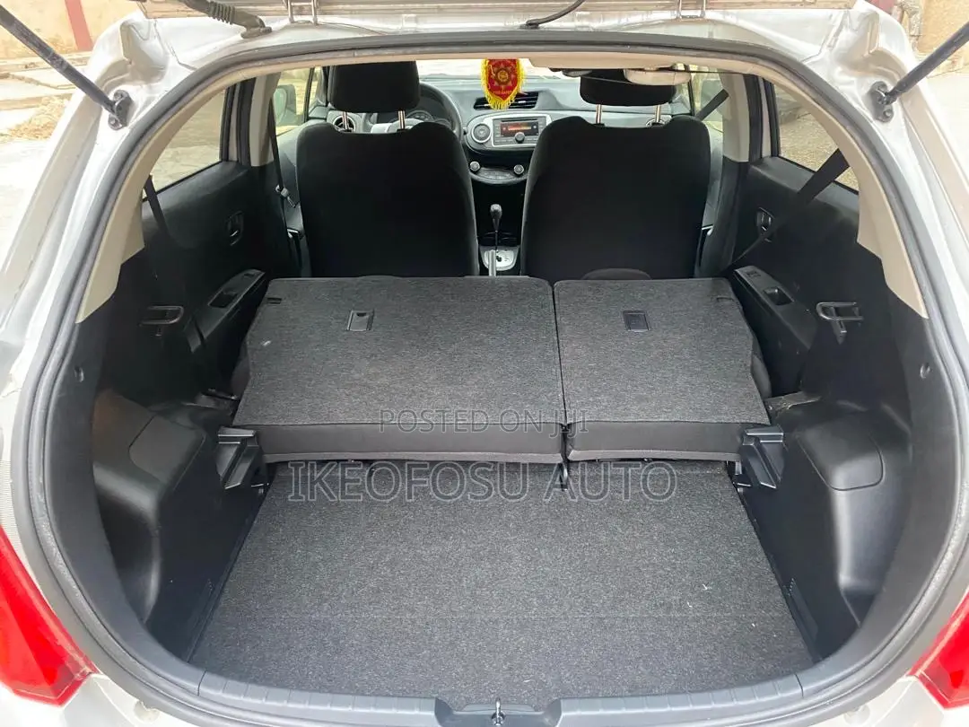 Toyota Vitz 1.5 FWD 5dr 2014 Silver