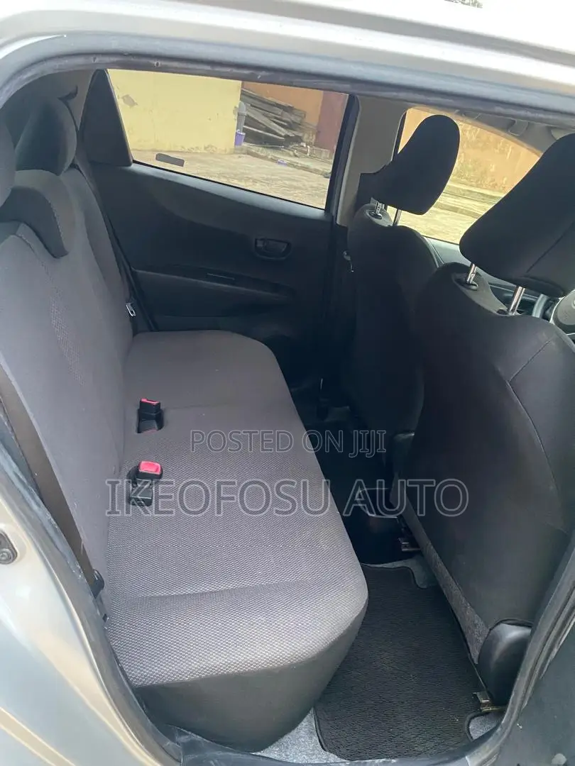 Toyota Vitz 1.5 FWD 5dr 2014 Silver
