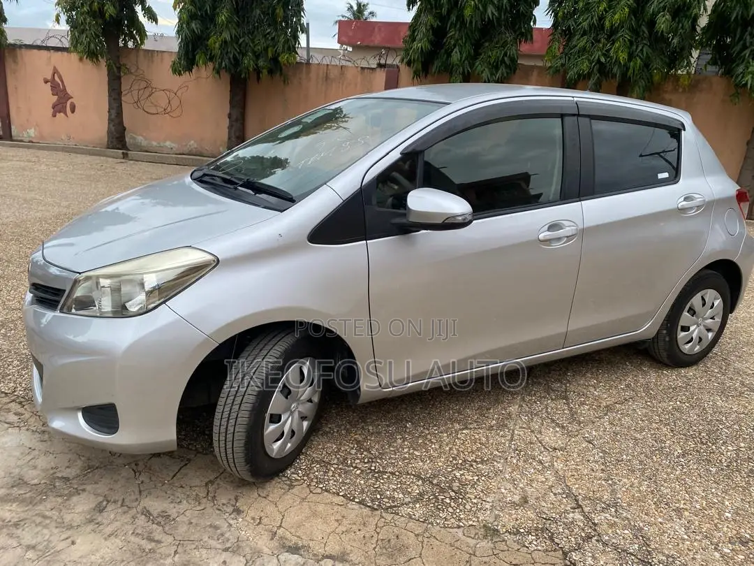 Toyota Vitz 1.5 FWD 5dr 2014 Silver