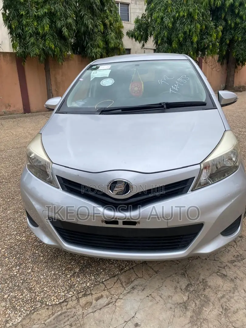 Toyota Vitz 1.5 FWD 5dr 2014 Silver