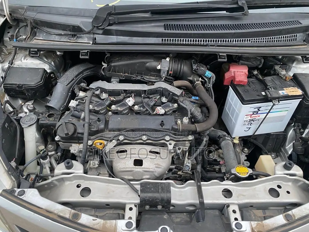 Toyota Vitz 1.5 FWD 5dr 2014 Silver