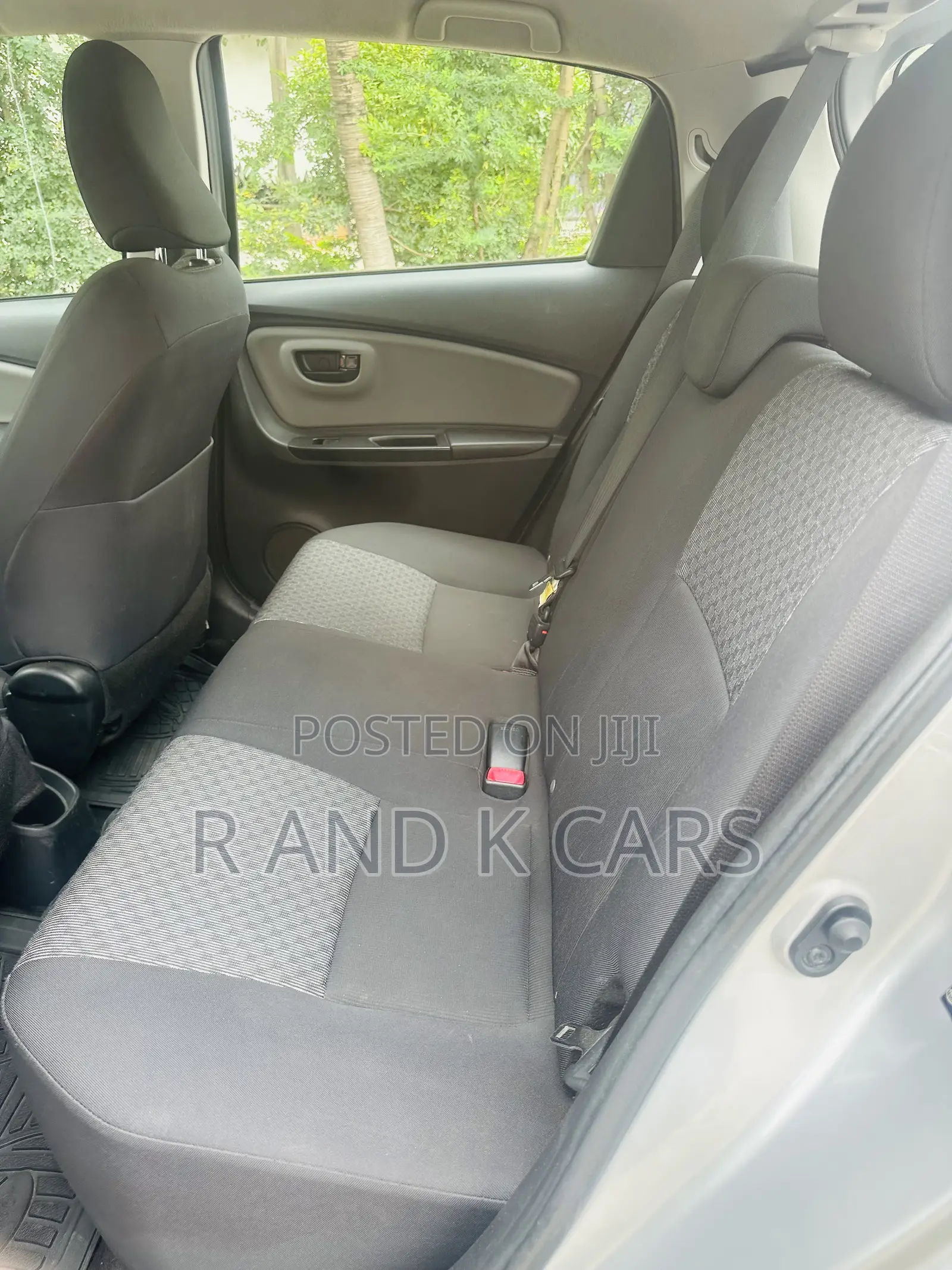 Toyota Yaris SE Hatchback 5dr 2017 Silver