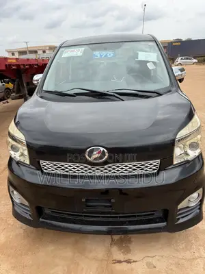 Toyota Voxy 2013 Black