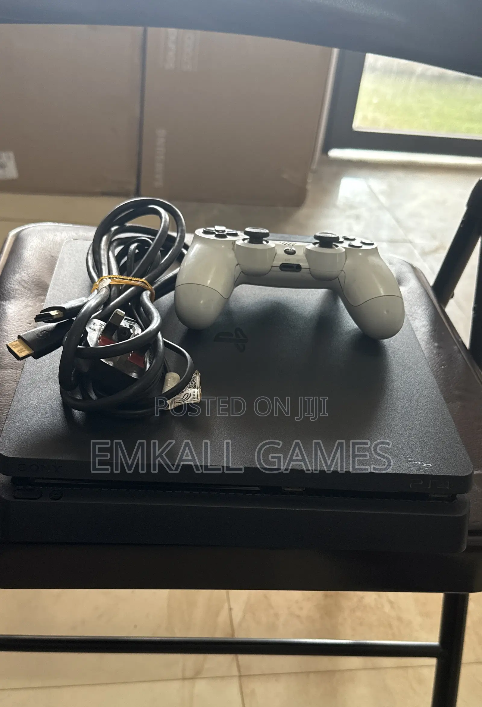 Ps4 Slim With Any 3 Offline Games