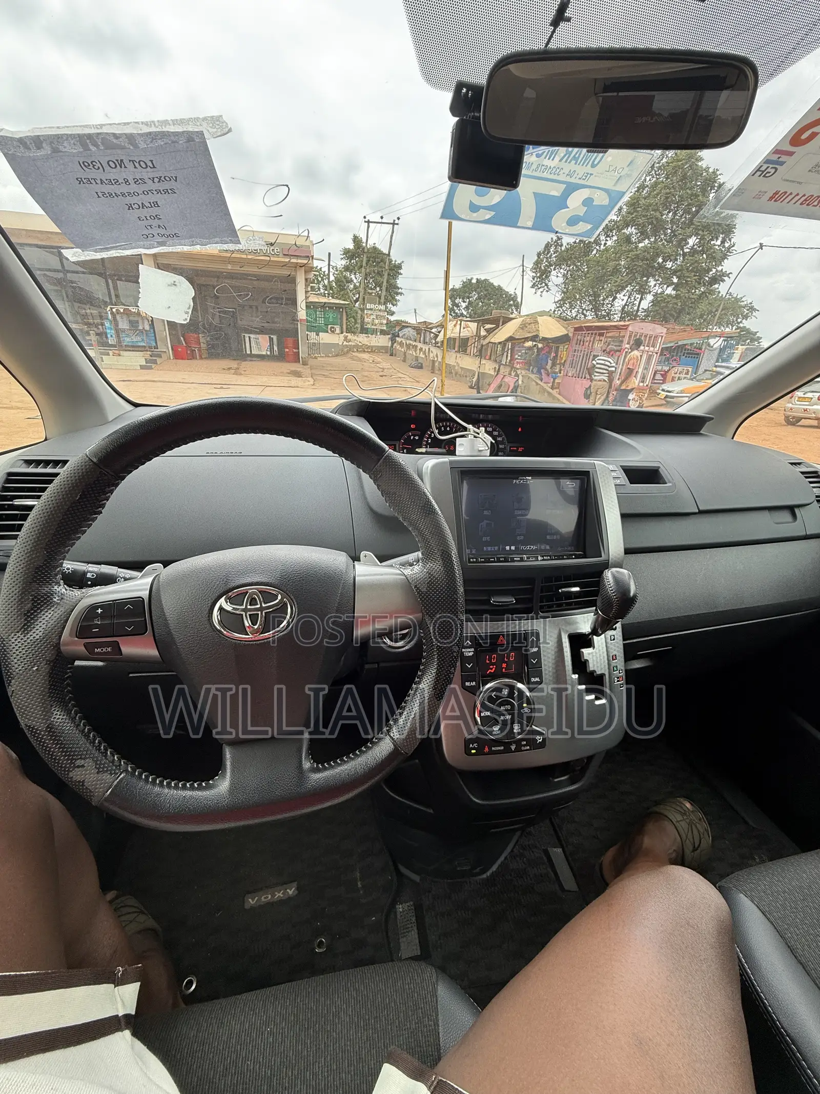 Toyota Voxy 2013 Black