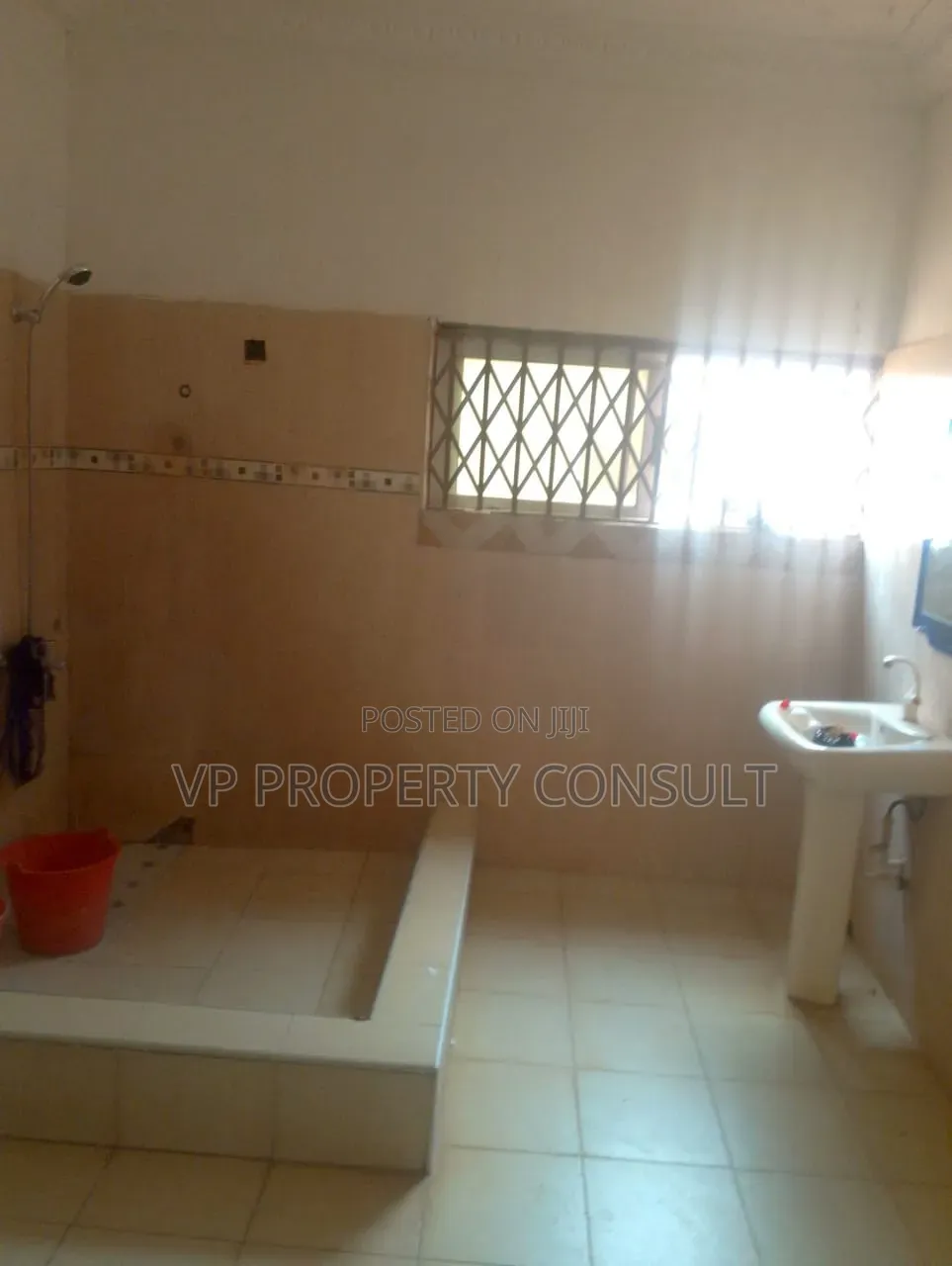 2bdrm Apartment in Pantang Hospital, Sakora for rent