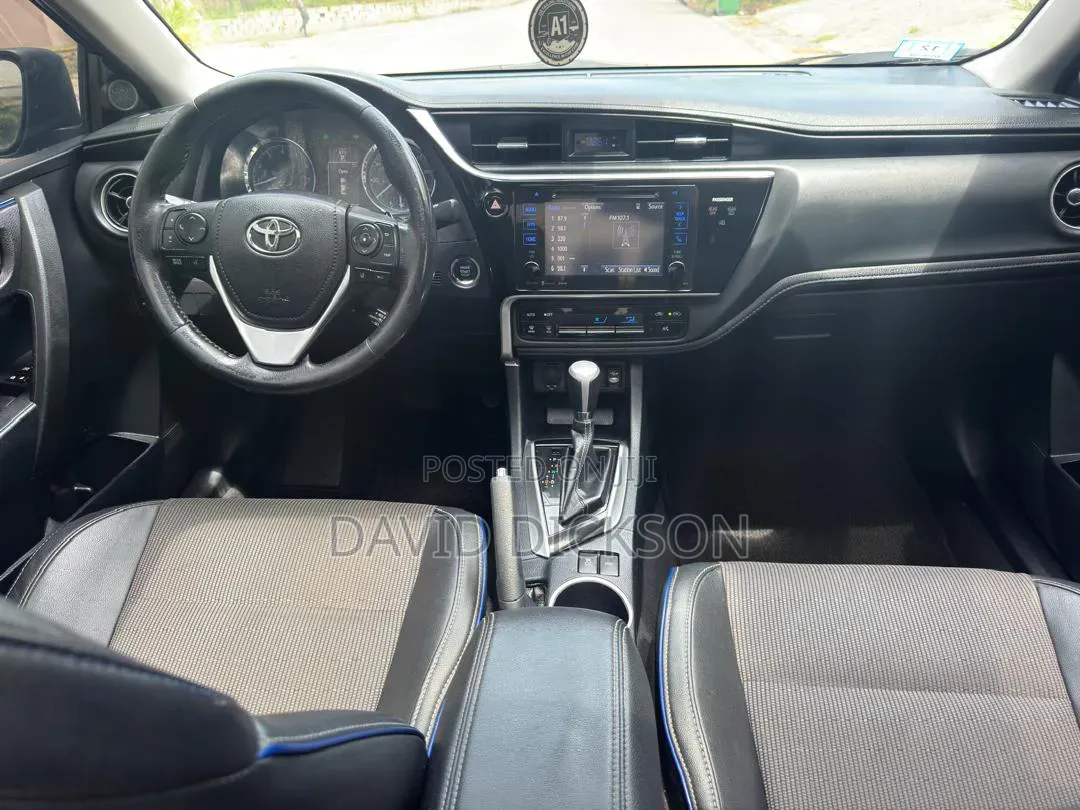 Toyota Corolla 2017 Blue