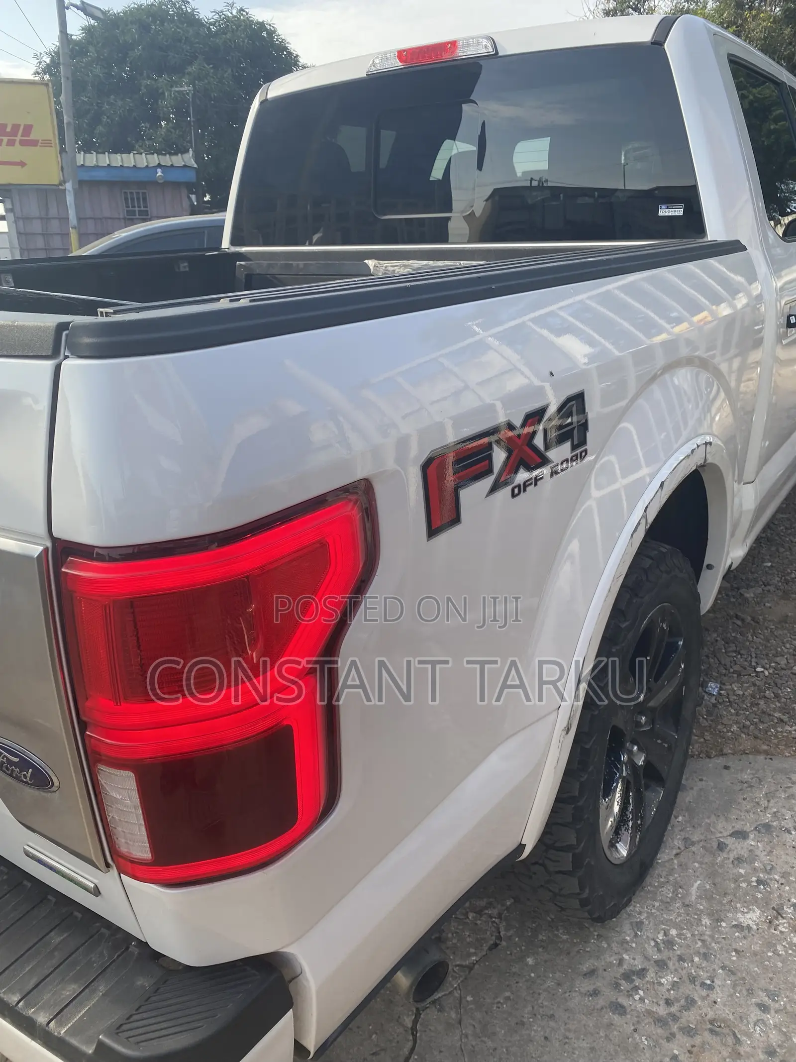 Ford F-150 Platinum 4x4 SuperCrew Cab Styleside 5.5 ft. box 145 in. WB White