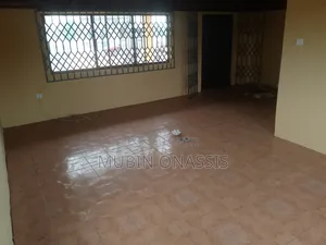 2bdrm Apartment in Little Roses Area for rent