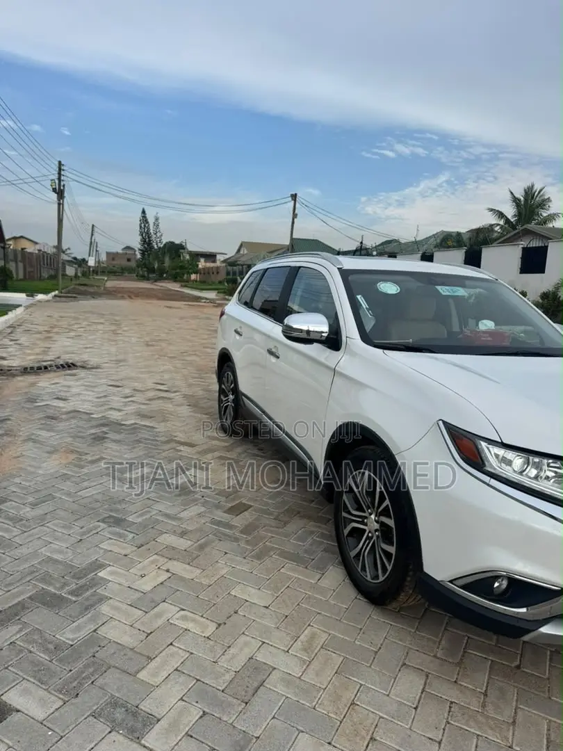 Mitsubishi Outlander Sport SE 2.4 2017 White