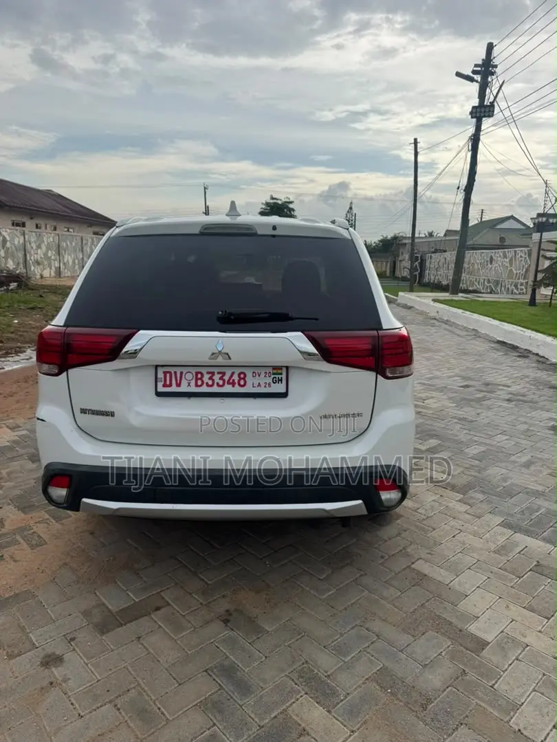 Mitsubishi Outlander Sport SE 2.4 2017 White