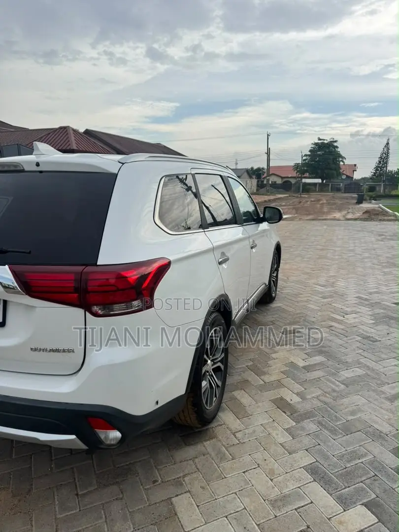 Mitsubishi Outlander Sport SE 2.4 2017 White