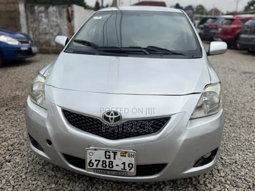 Toyota Yaris 2010 Silver