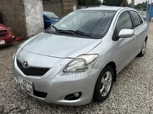 Toyota Yaris 2010 Silver