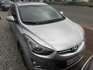Hyundai Elantra Limited 4dr Sedan (1.8L 4cyl 6A) 2015 Silver