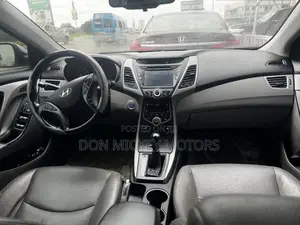Hyundai Elantra Limited 4dr Sedan (1.8L 4cyl 6A) 2015 Silver