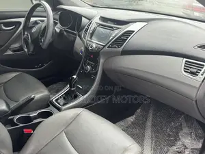 Hyundai Elantra Limited 4dr Sedan (1.8L 4cyl 6A) 2015 Silver