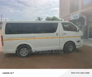 Toyota HiAce 2010 White