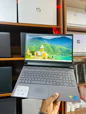 Laptop Dell G15 5535 8GB Intel Core i7 SSD 512GB