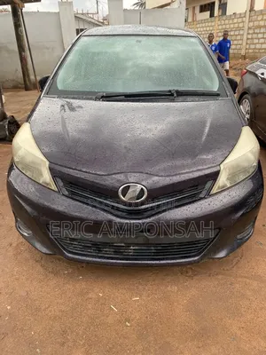 Toyota Vitz 2013 Black