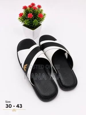 Men Casual Black White Slippers