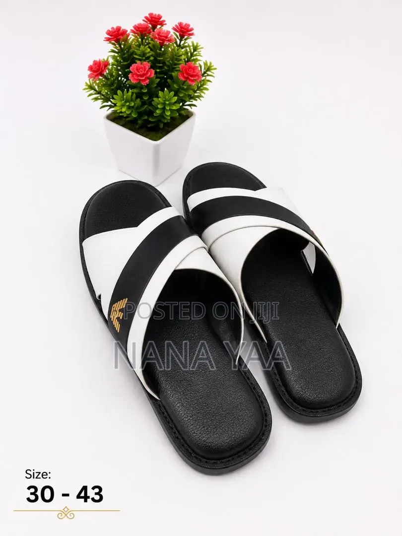 Men Casual Black White Slippers