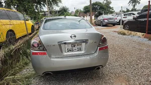 Nissan Altima 2014 Silver
