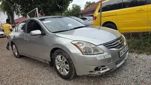 Nissan Altima 2014 Silver