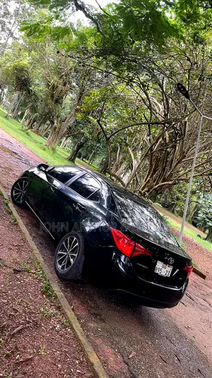 Toyota Corolla S w/Special Edition Pkg (1.8L 4cyl CVT) 2016 Black