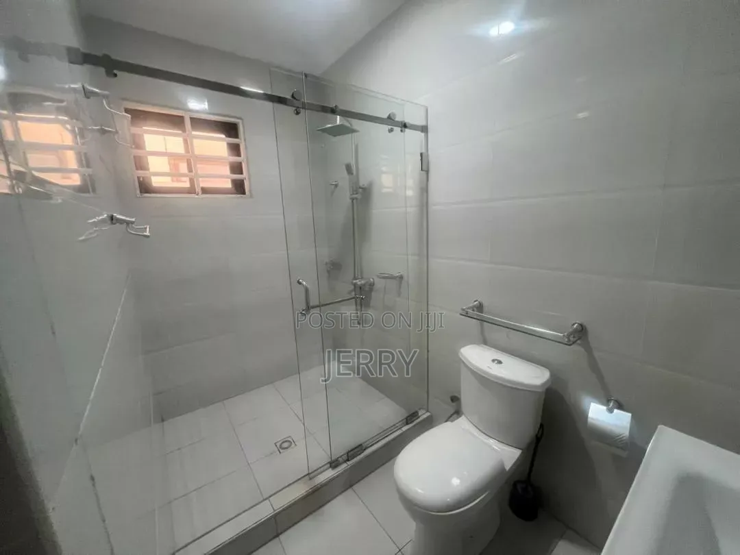 3bdrm House in Baatsona Total for rent