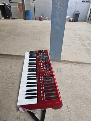 Akai Keyboard