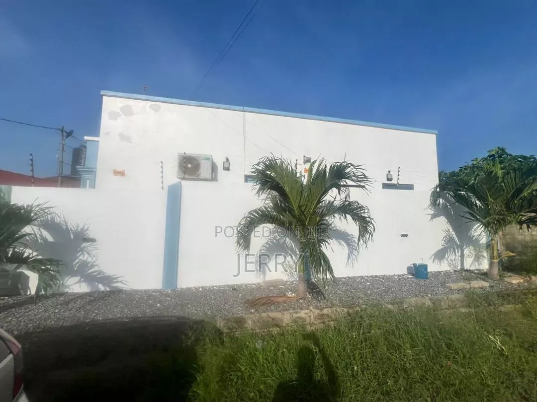 3bdrm House in Baatsona Total for rent