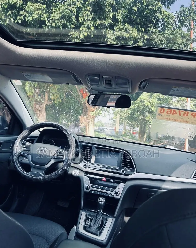 Hyundai Elantra Limited Sedan FWD (2.0L 4cyl 6A) 2017 Black