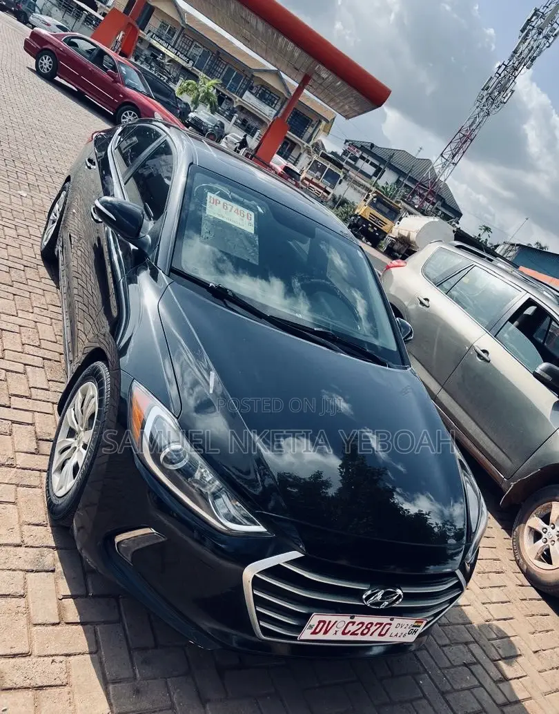 Hyundai Elantra Limited Sedan FWD (2.0L 4cyl 6A) 2017 Black