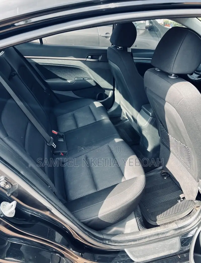 Hyundai Elantra Limited Sedan FWD (2.0L 4cyl 6A) 2017 Black