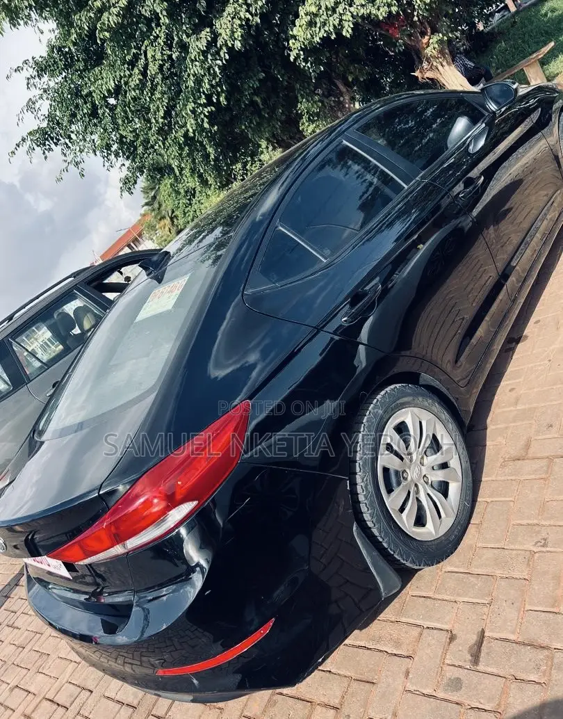 Hyundai Elantra Limited Sedan FWD (2.0L 4cyl 6A) 2017 Black