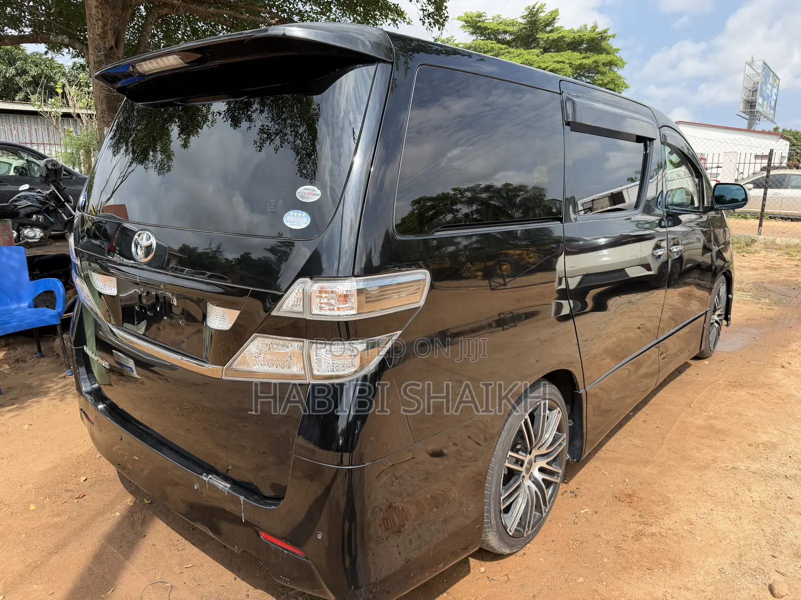 Toyota Vellfire 2010 Black
