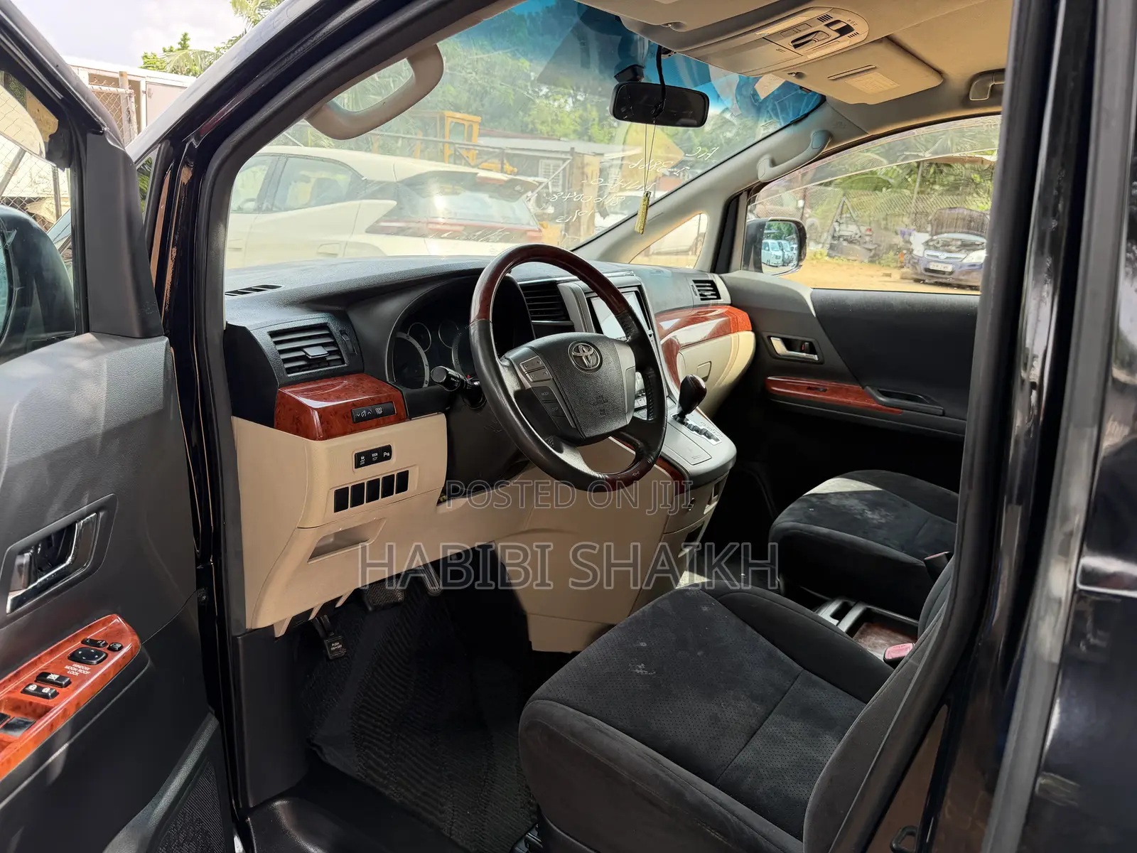 Toyota Vellfire 2010 Black