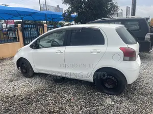 Toyota Vitz 1.0 FWD 5dr 2010 White