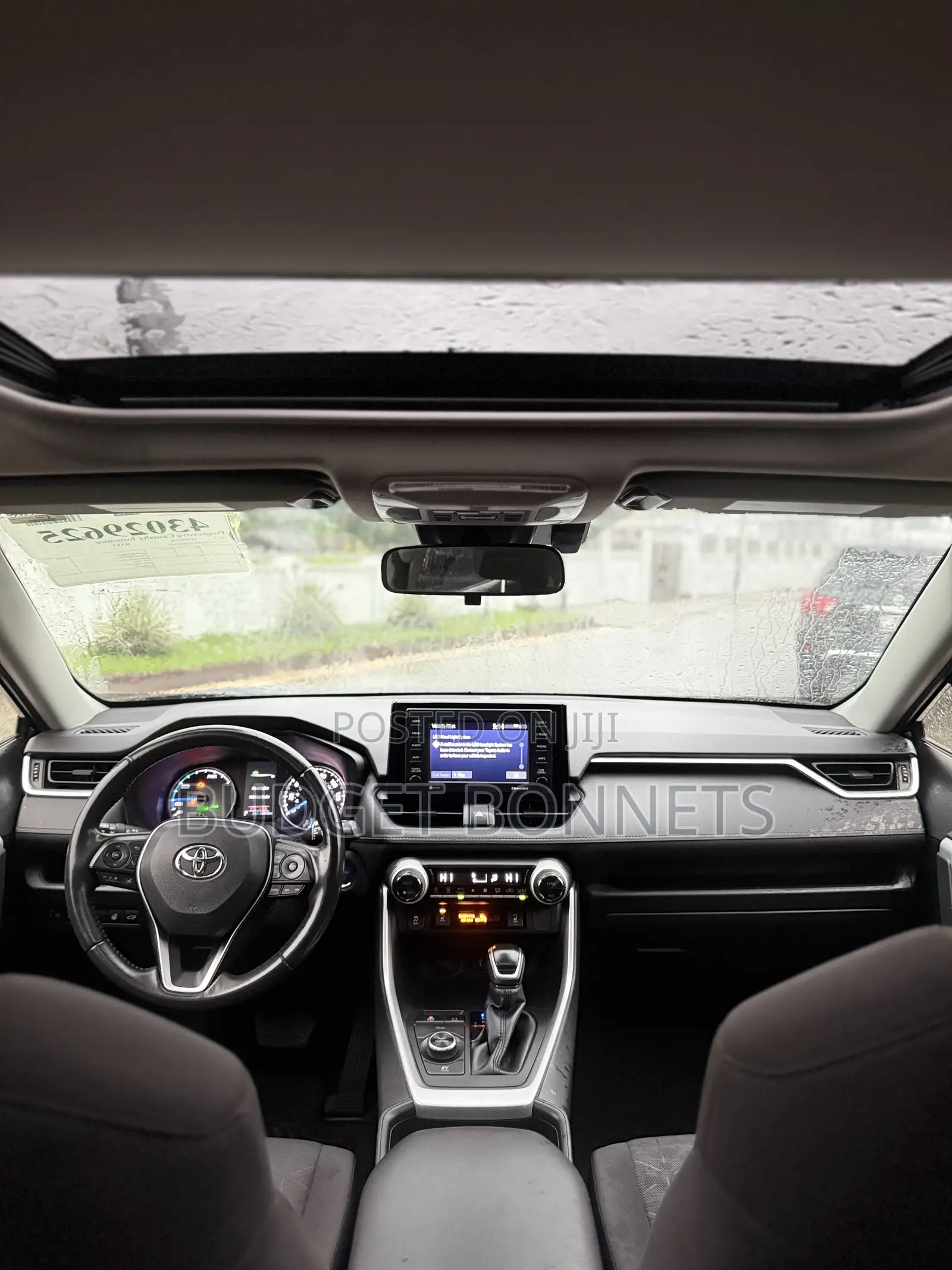 Toyota RAV4 XLE 2021 Black