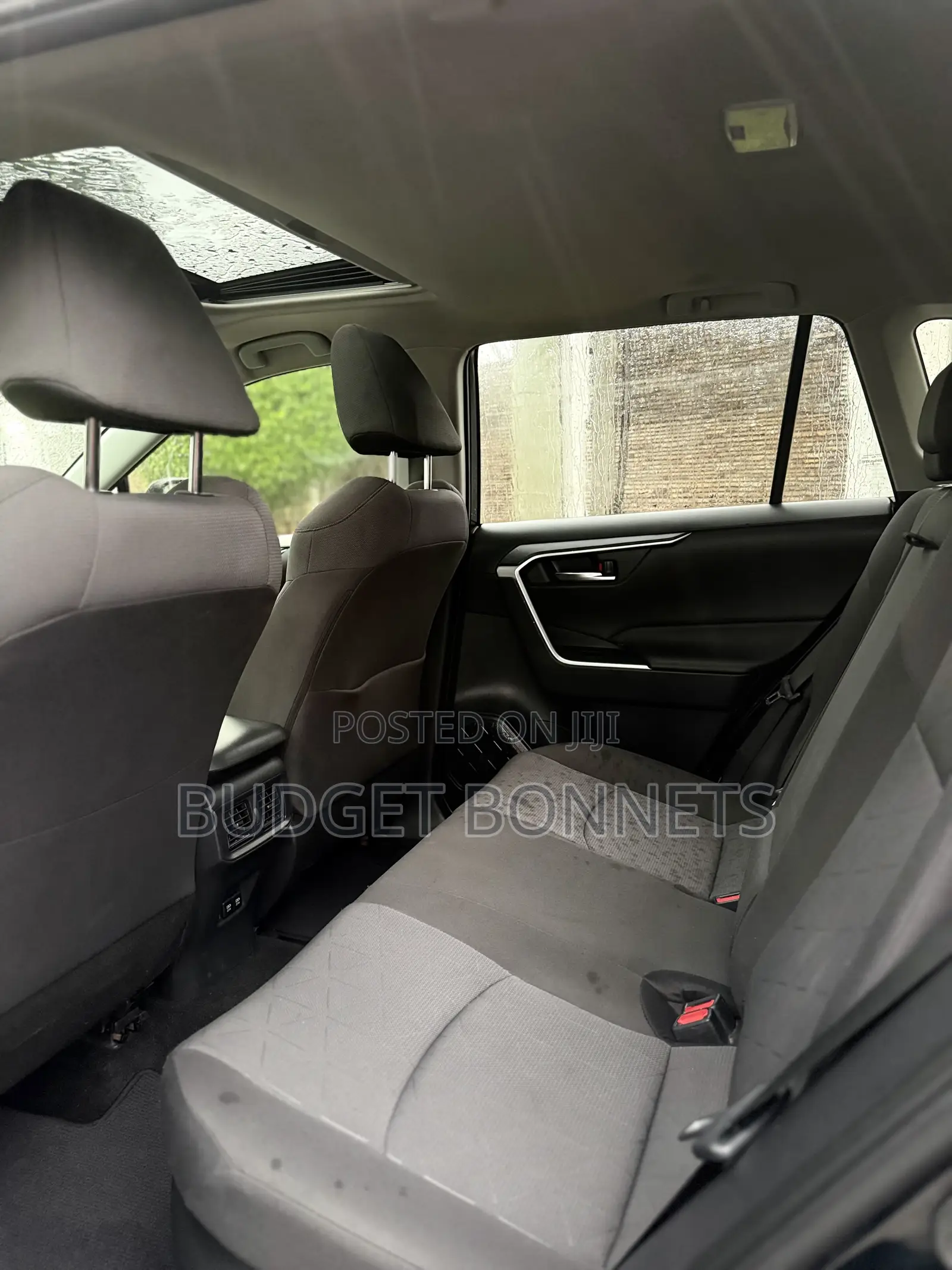 Toyota RAV4 XLE 2021 Black