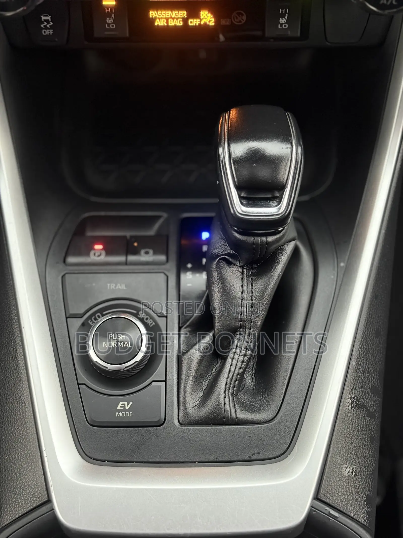 Toyota RAV4 XLE 2021 Black