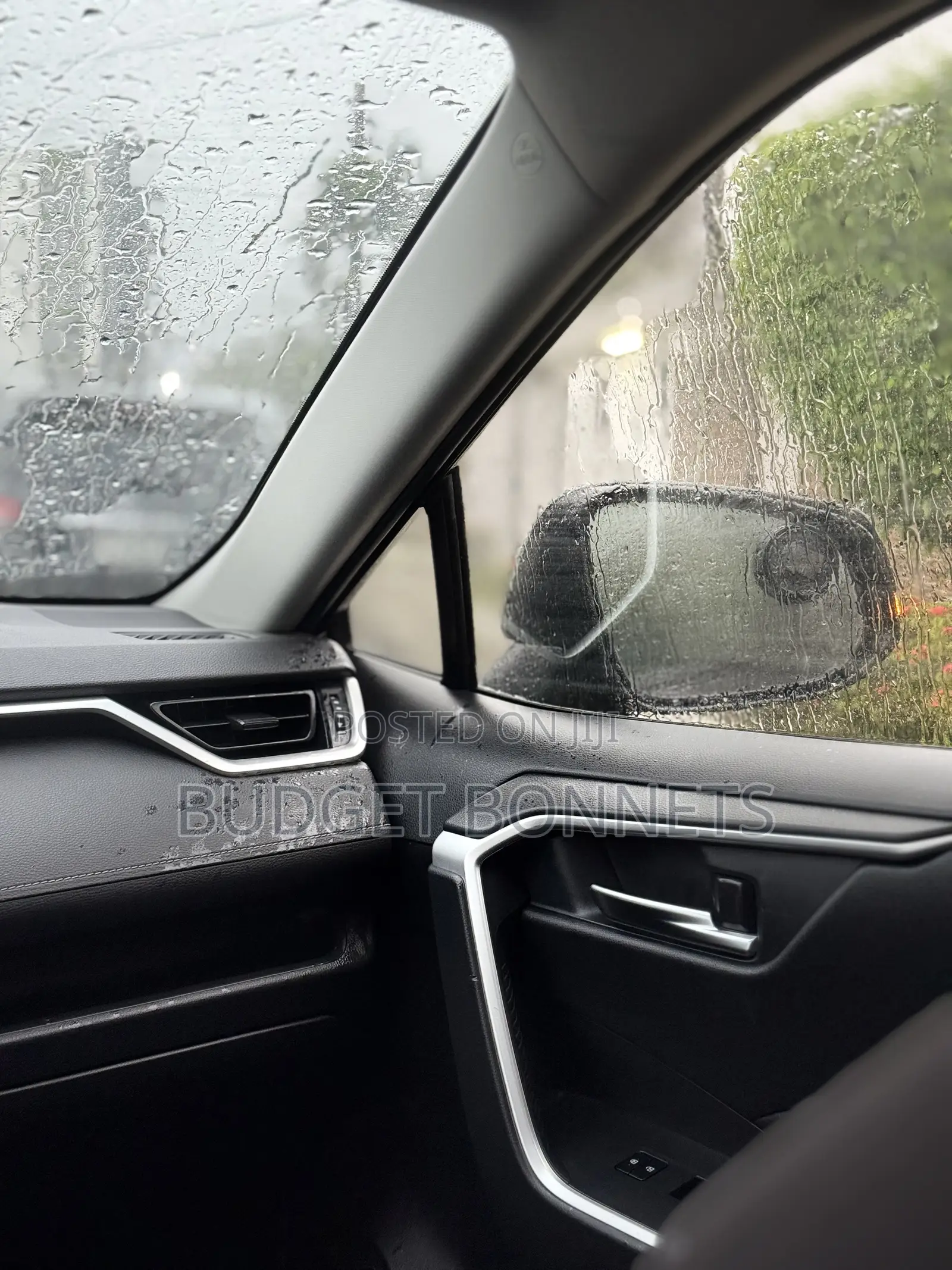 Toyota RAV4 XLE 2021 Black