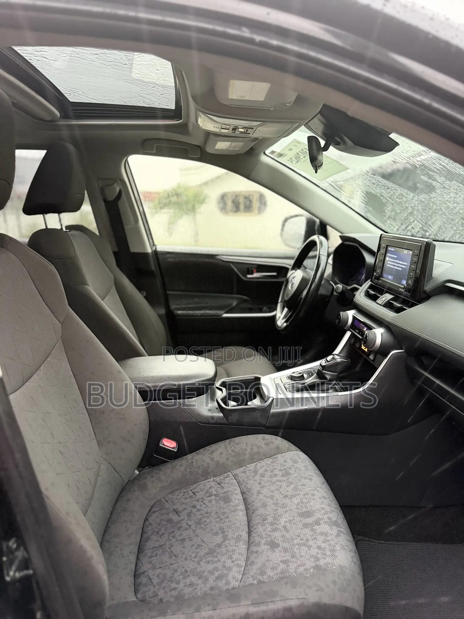 Toyota RAV4 XLE 2021 Black
